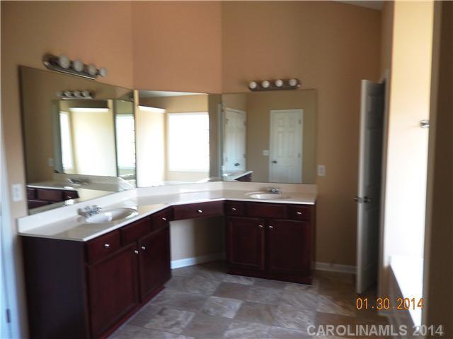 13824 Mallard Lake Road Charlotte, NC 28262 - Photo 10 of 16