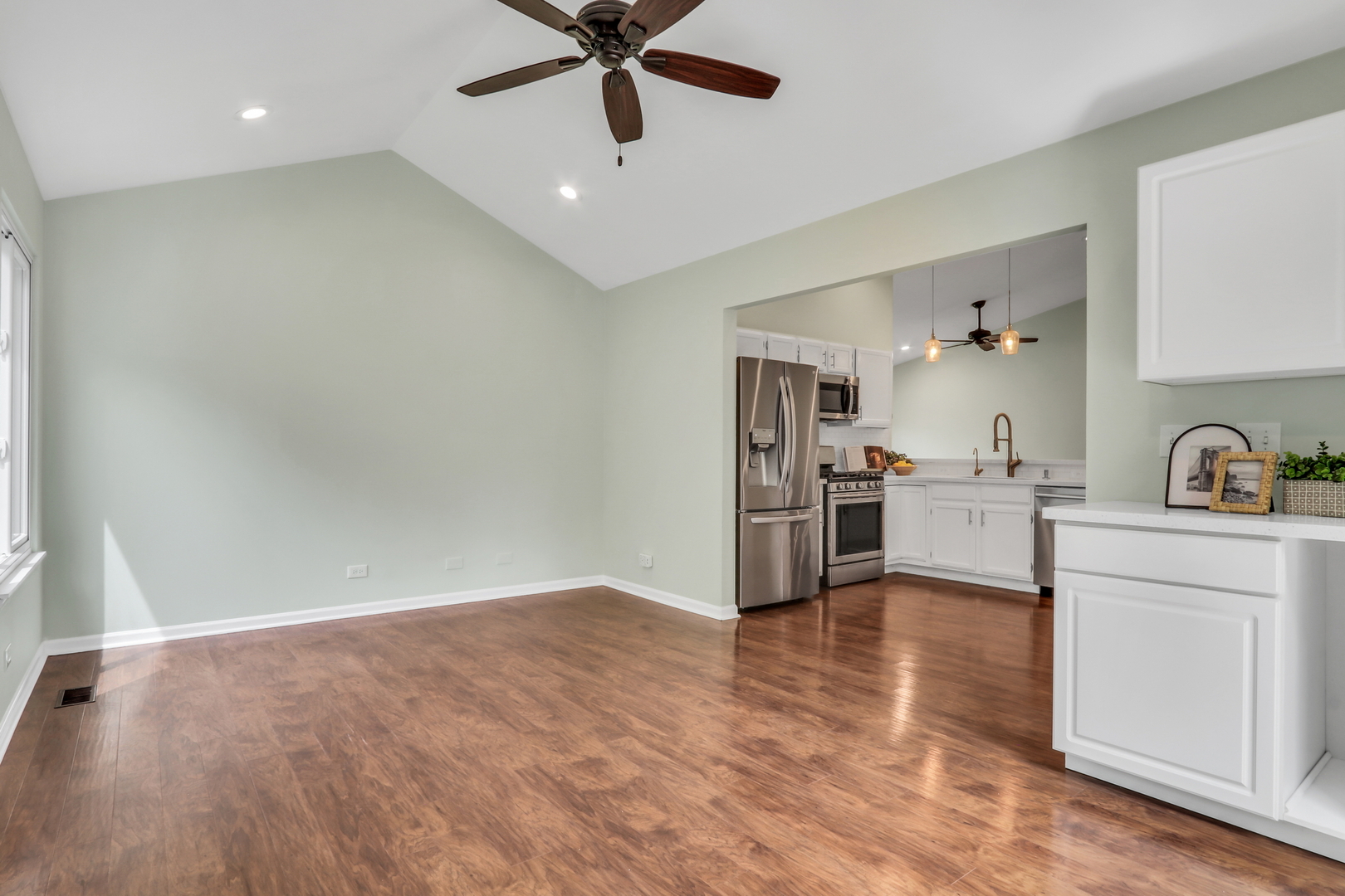 6292 Eagle Ridge Drive Gurnee, IL 60031 - Photo 11 of 43 Gallery Image 11