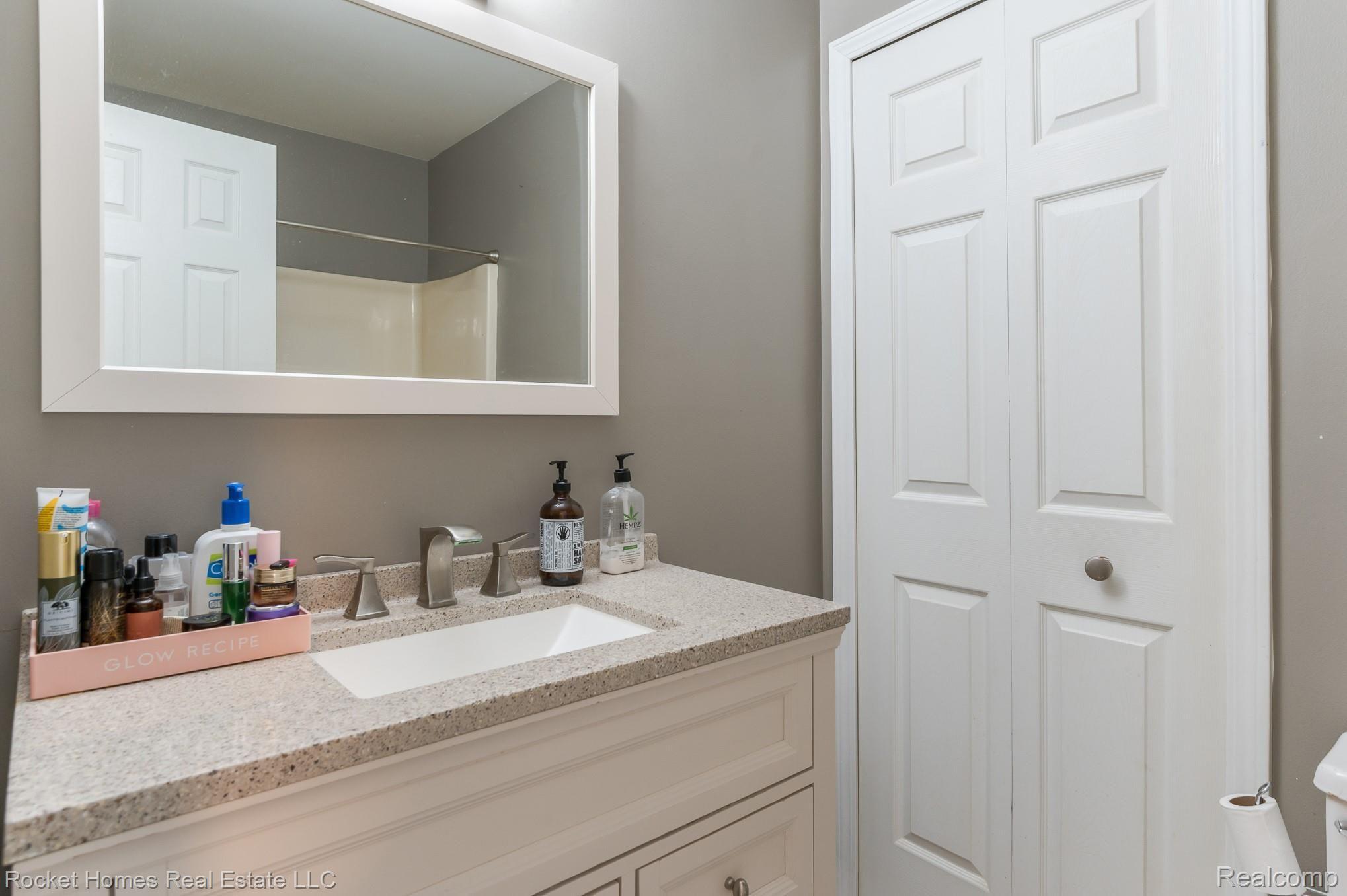2419 Grove Park Road Fenton, MI 48430 - Photo 22 of 32 CNG_5978.jpg