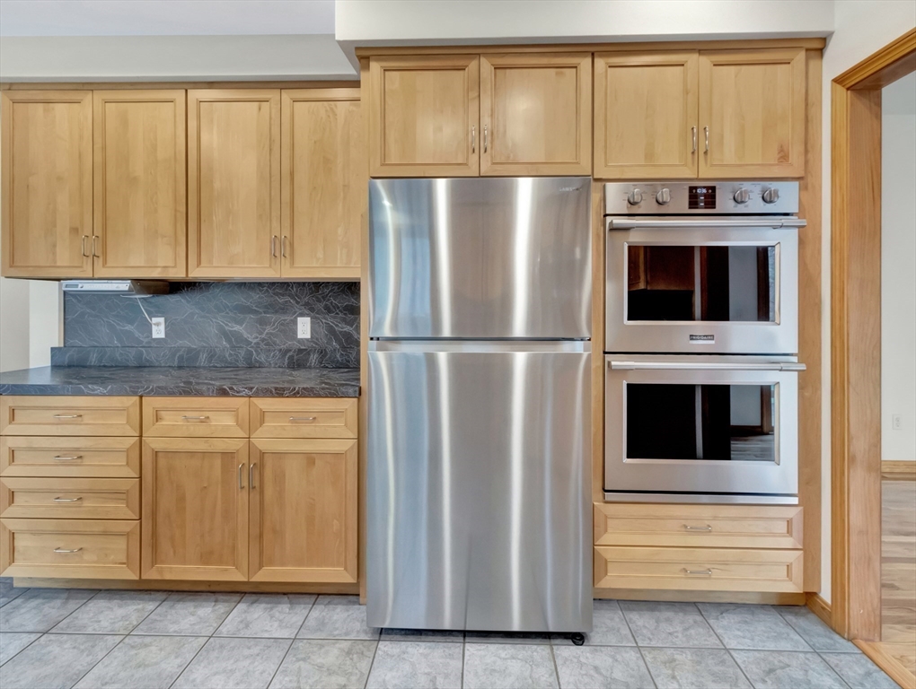 113 Chestnut Street Easton, MA 02356 - Photo 17 of 32