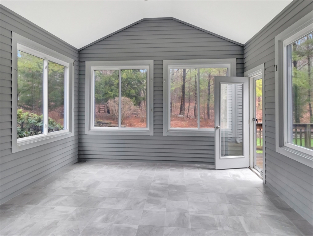 113 Chestnut Street Easton, MA 02356 - Photo 9 of 32