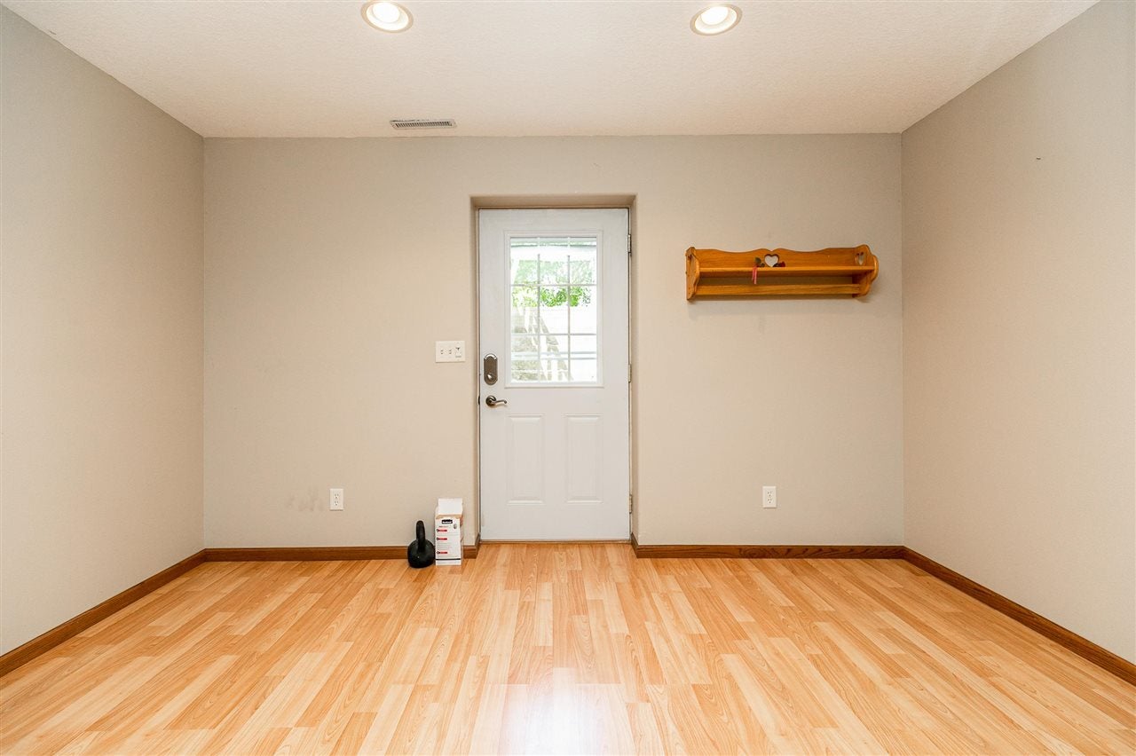 1413 Willow Brook Lane Riverside, IA 52327 - Photo 30 of 50 Gallery Image 30