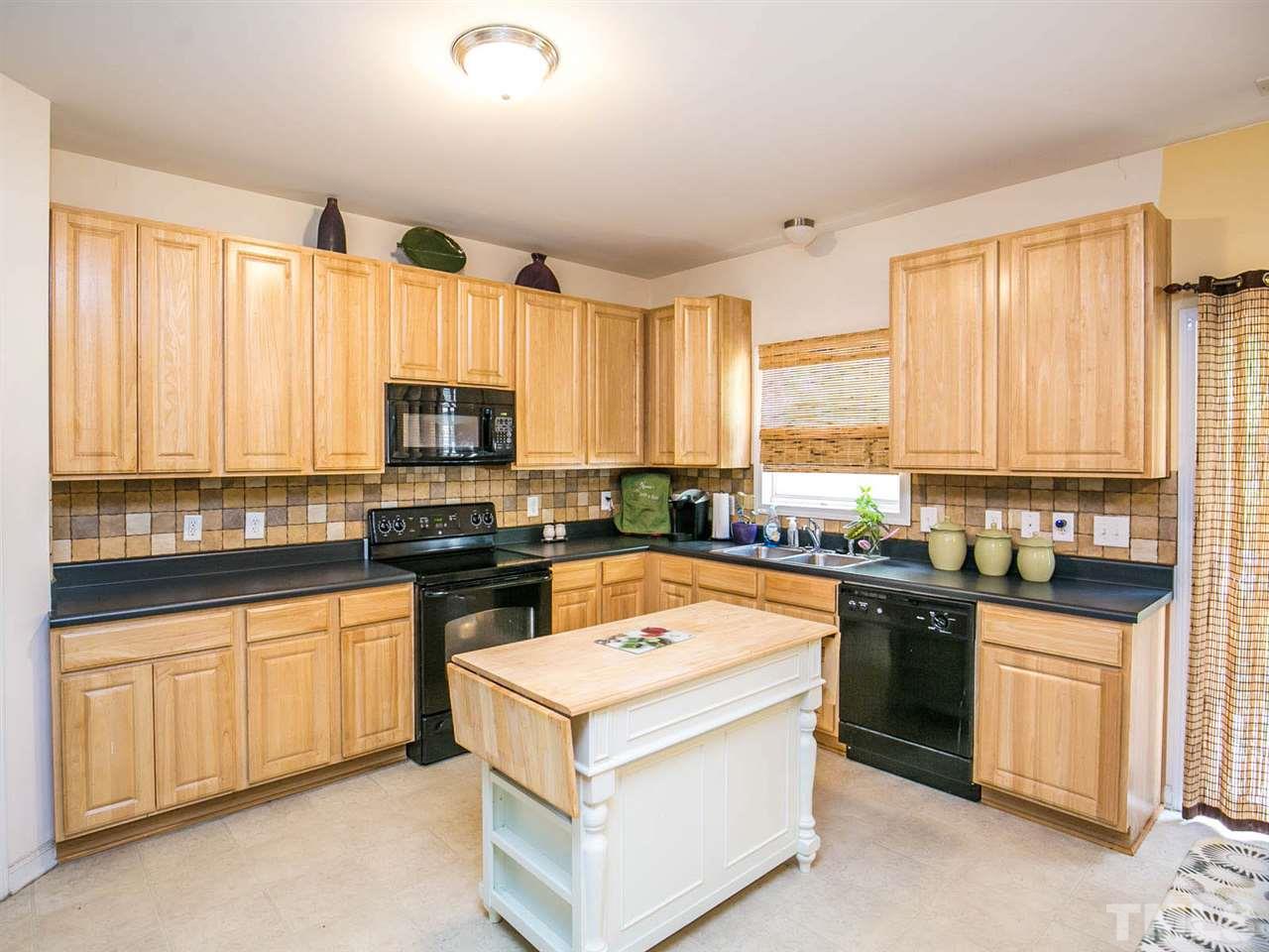 2900 Smooth Stone Trail Raleigh, NC 27610 - Photo 4 of 23