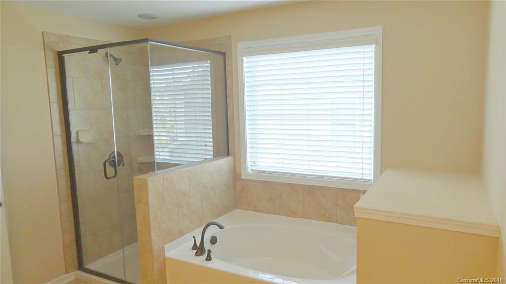 9119 Inverness Bay Road Charlotte, NC 28278 - Photo 16 of 24 Gallery Image 16