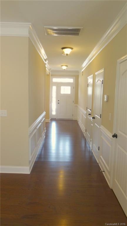 9119 Inverness Bay Road Charlotte, NC 28278 - Photo 3 of 24 Gallery Image 3
