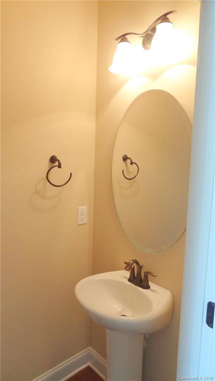 9119 Inverness Bay Road Charlotte, NC 28278 - Photo 4 of 24 Gallery Image 4
