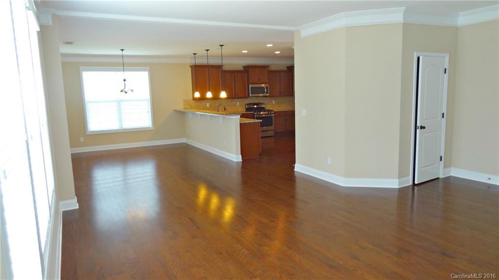 9119 Inverness Bay Road Charlotte, NC 28278 - Photo 5 of 24 Gallery Image 5