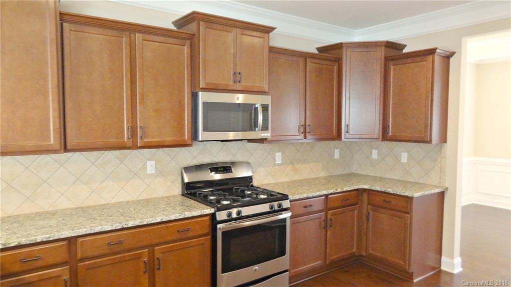9119 Inverness Bay Road Charlotte, NC 28278 - Photo 10 of 24 Gallery Image 10
