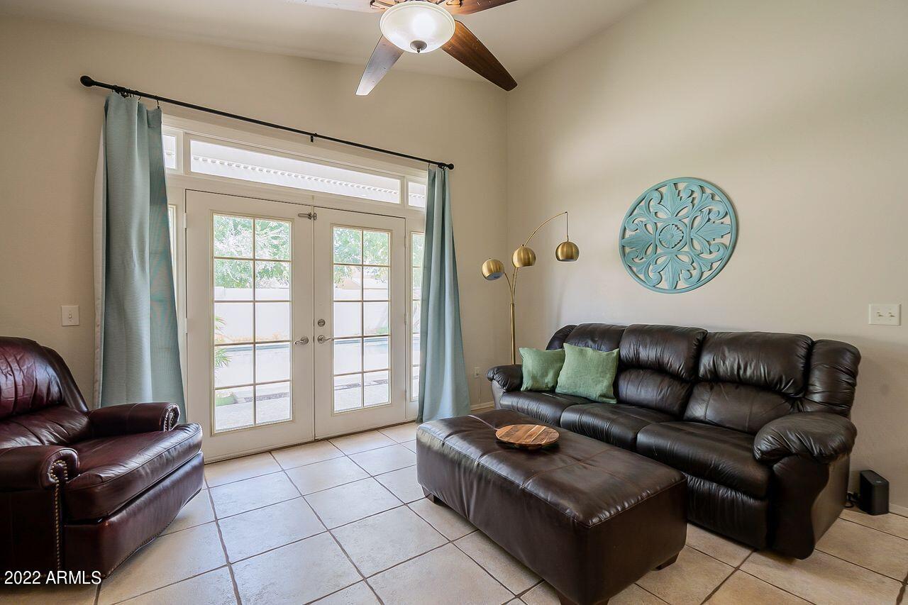 4110 West Vineyard Road Phoenix, AZ 85041 - Photo 9 of 39 Gallery Image 9