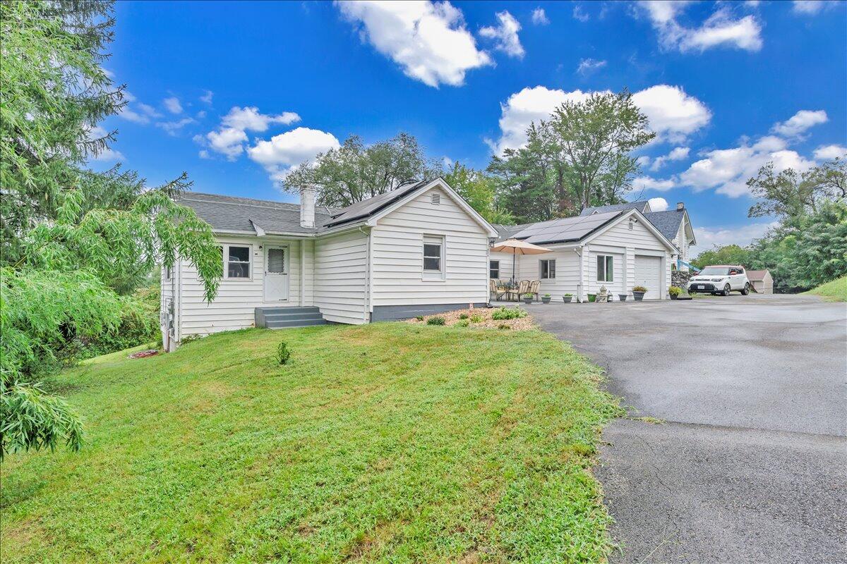 234 Raleigh Avenue Vinton, VA 24179 - Photo 2 of 47 41-MIB09535