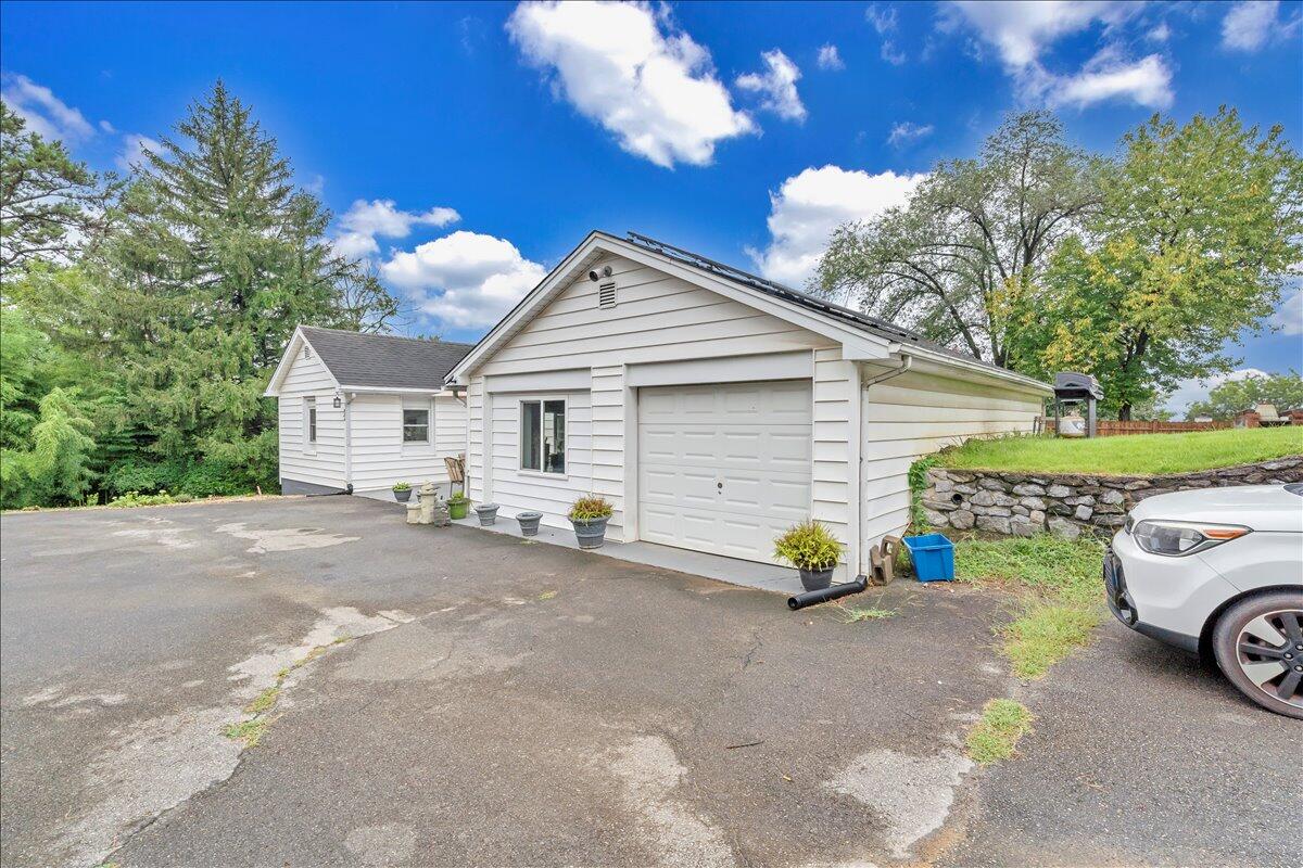 234 Raleigh Avenue Vinton, VA 24179 - Photo 33 of 47 39-MIB09529