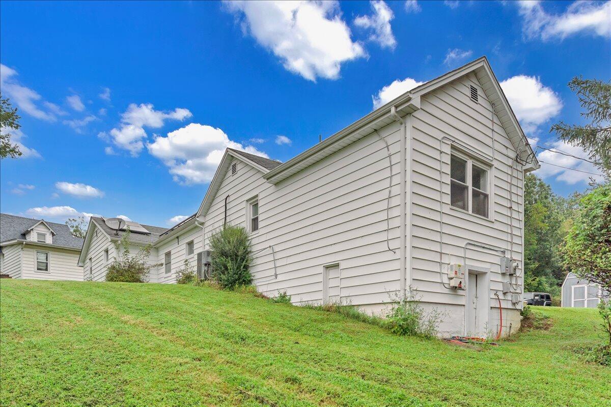 234 Raleigh Avenue Vinton, VA 24179 - Photo 38 of 47 44-MIB09544