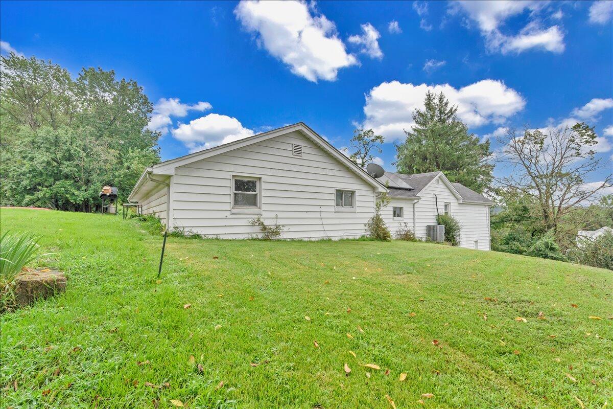 234 Raleigh Avenue Vinton, VA 24179 - Photo 42 of 47 48-MIB09562