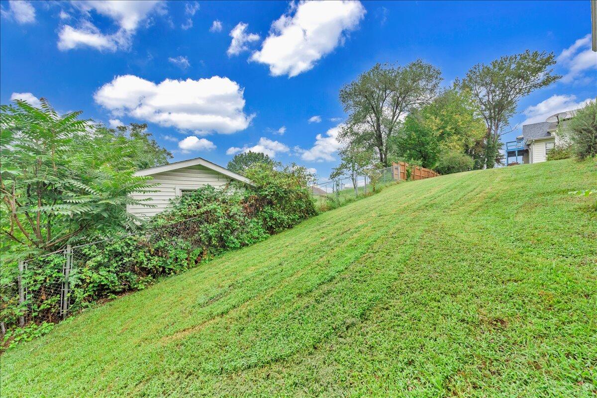 234 Raleigh Avenue Vinton, VA 24179 - Photo 44 of 47 49-MIB09565