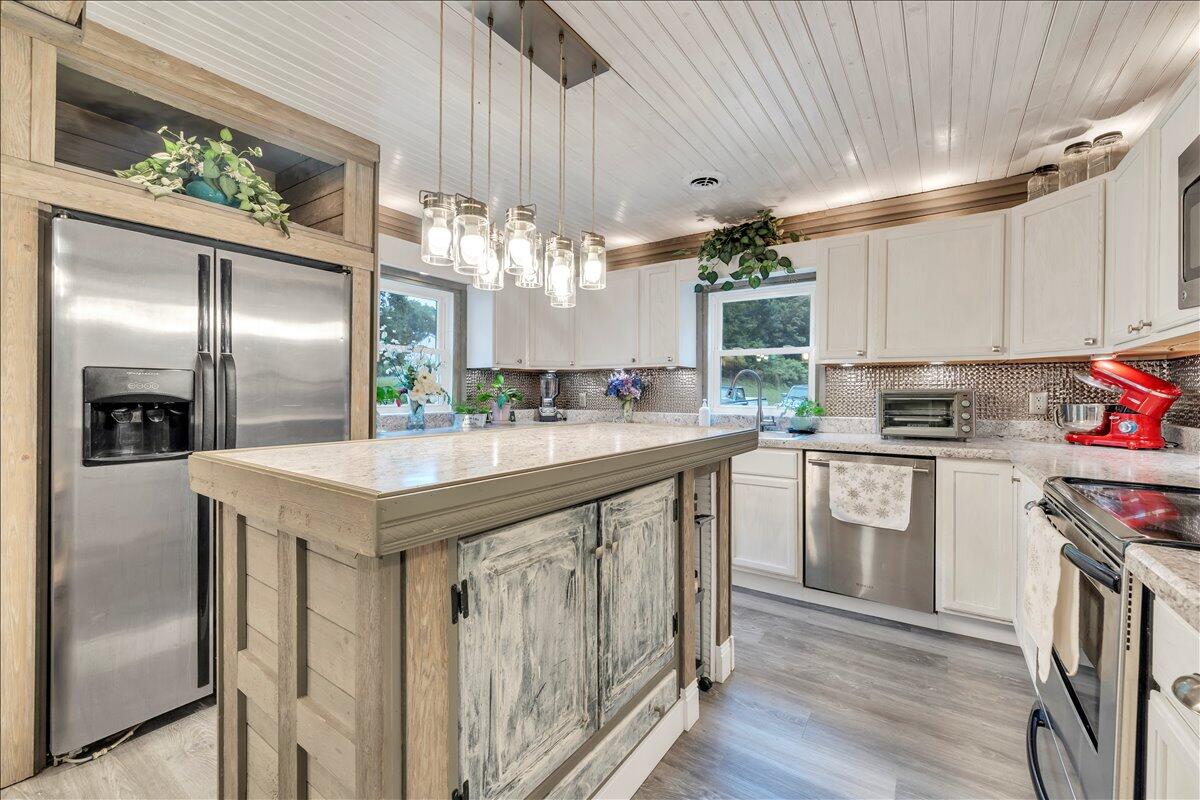 234 Raleigh Avenue Vinton, VA 24179 - Photo 5 of 47 09-MIB09439