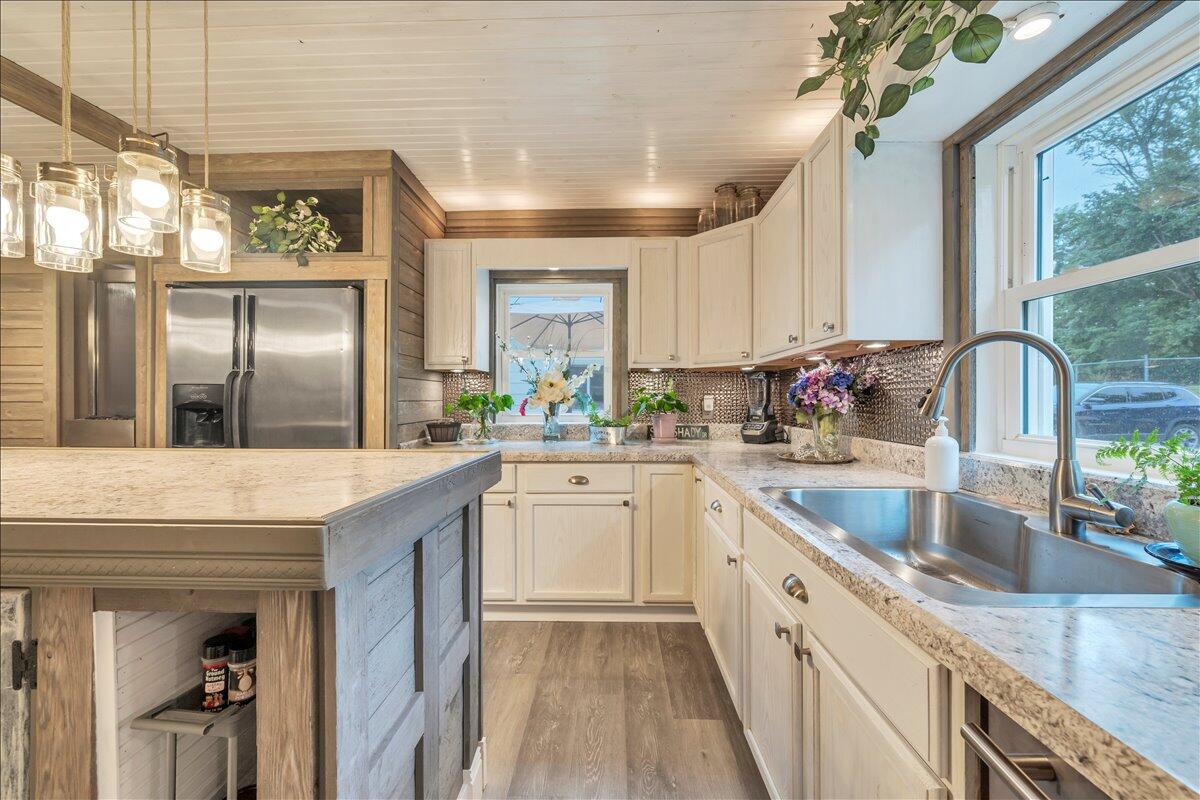 234 Raleigh Avenue Vinton, VA 24179 - Photo 6 of 47 10-MIB09442