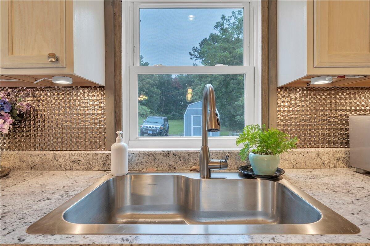 234 Raleigh Avenue Vinton, VA 24179 - Photo 9 of 47 13-MIB09451