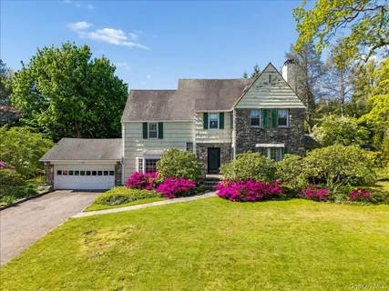 $1,199,000 | 21 Country Club Lane, Pelham, NY 10803