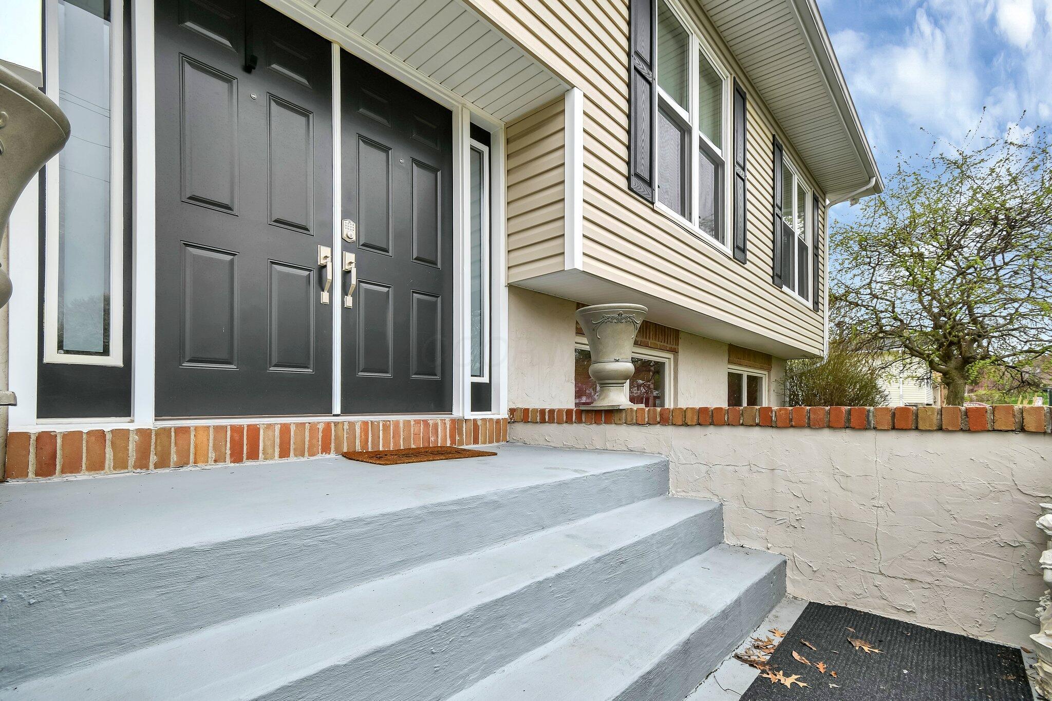 494 Sells Road Lancaster, OH 43130 - Photo 5 of 35 5-web-or-mls-494-sells-rd