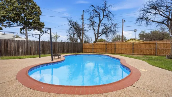 $259,900 | 755 Crestwood Drive, Abilene, TX 79603