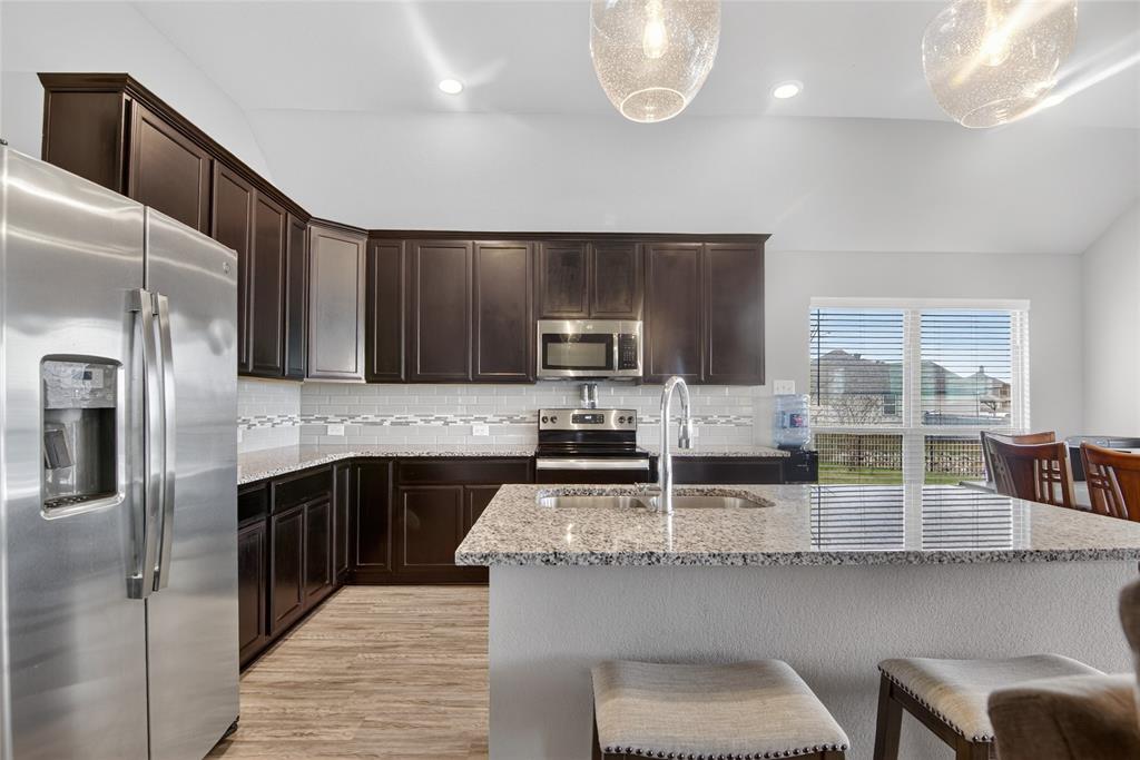 3929 Bravo Ranch Road Waco, TX 76705 - Photo 7 of 30