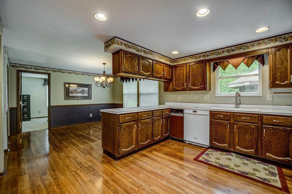 1911 Neeb Road Cincinnati, OH 45233 - Photo 9 of 49