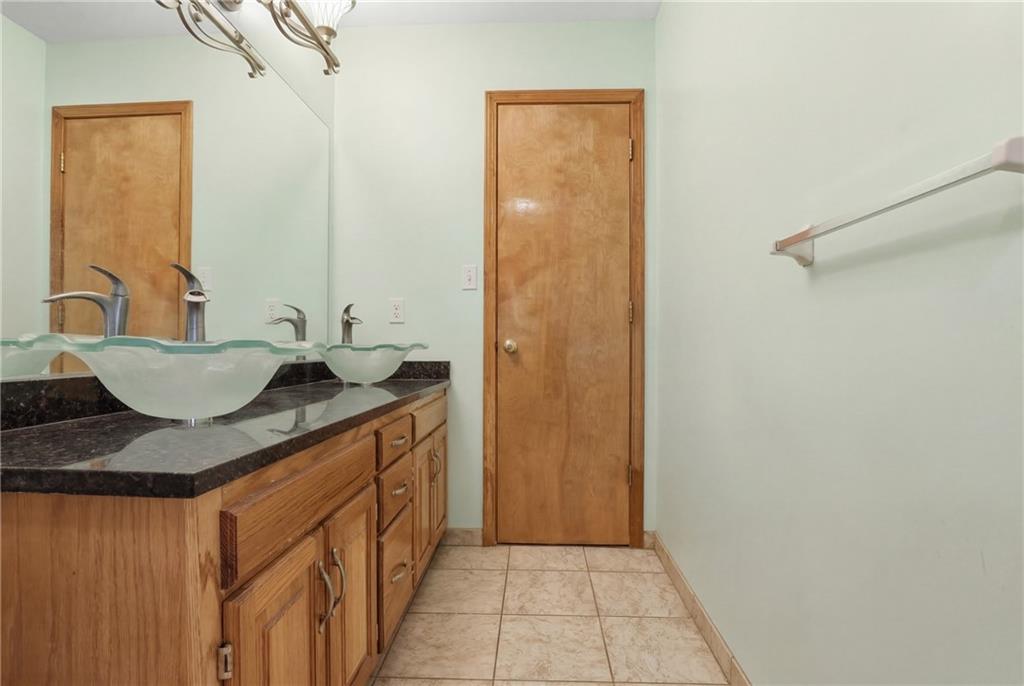220 Southwest Seaside Sparrow Street Lee's Summit, MO 64082 - Photo 15 of 21