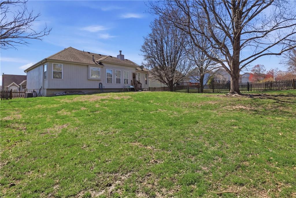 220 Southwest Seaside Sparrow Street Lee's Summit, MO 64082 - Photo 20 of 21