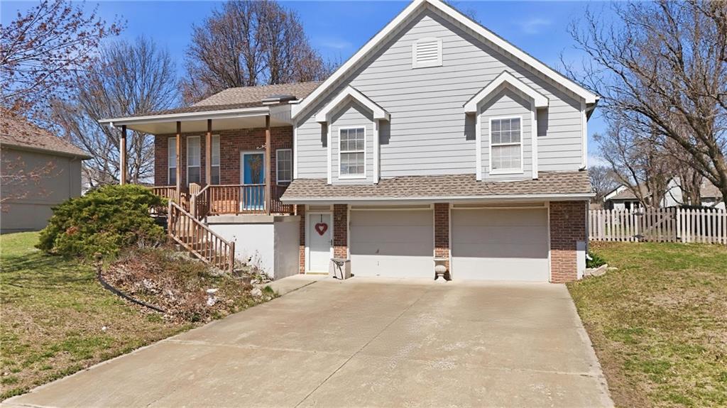 220 Southwest Seaside Sparrow Street Lee's Summit, MO 64082 - Photo 2 of 21