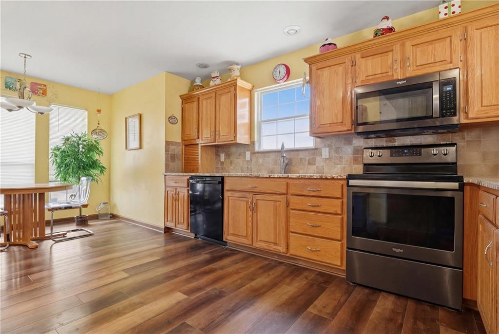 220 Southwest Seaside Sparrow Street Lee's Summit, MO 64082 - Photo 4 of 21