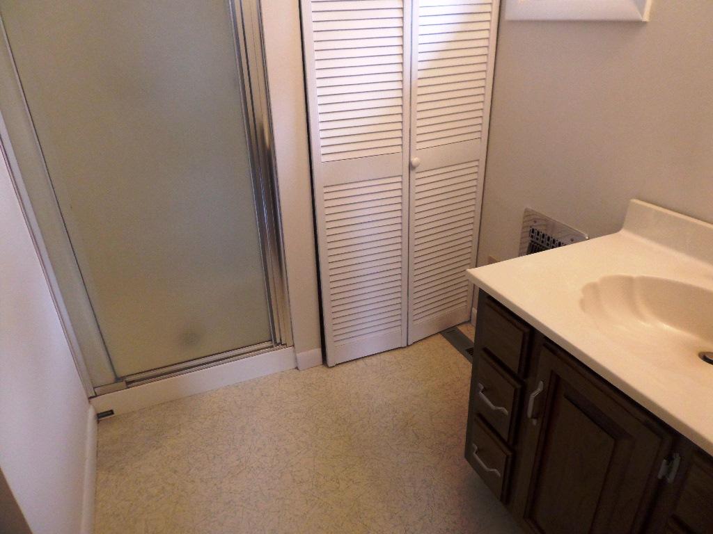 515 Robertsville Road Oak Ridge, TN 37830 - Photo 13 of 31 Master Bathroom