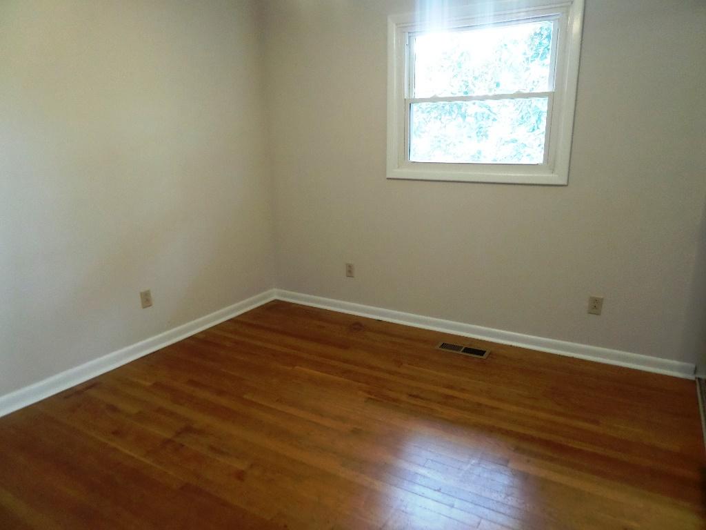 515 Robertsville Road Oak Ridge, TN 37830 - Photo 18 of 31 Third Bedroom