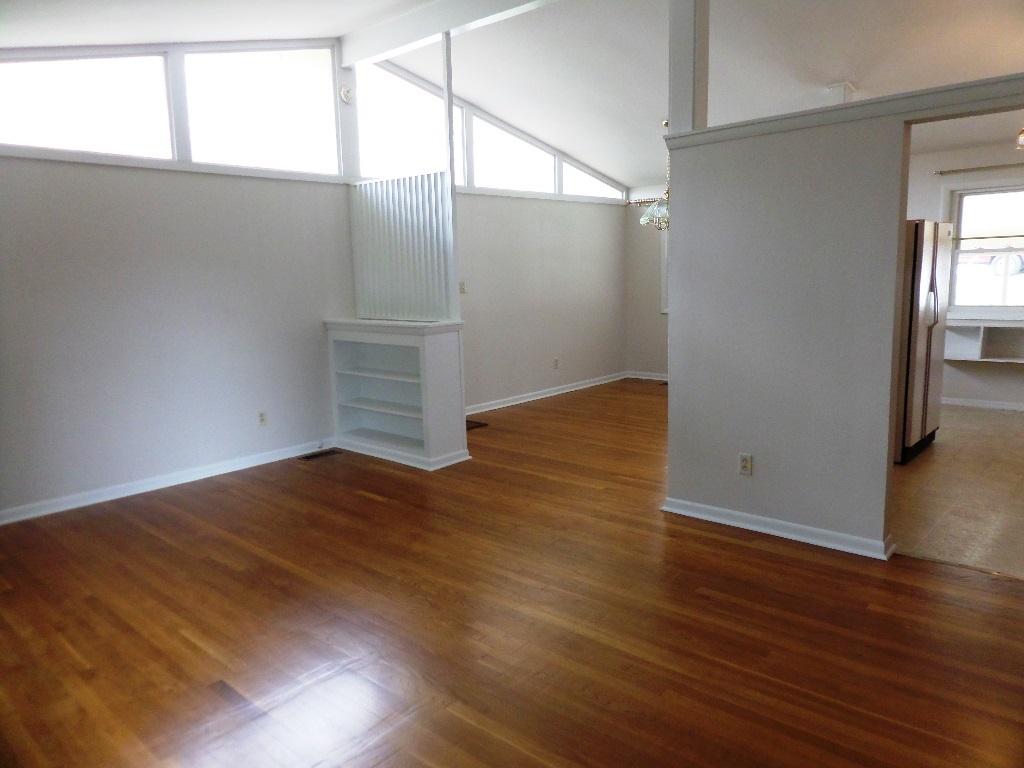 515 Robertsville Road Oak Ridge, TN 37830 - Photo 10 of 31 Living Room