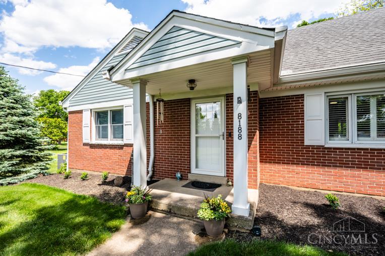 8188 Columbia Road Maineville, OH 45039 - Photo 4 of 54
