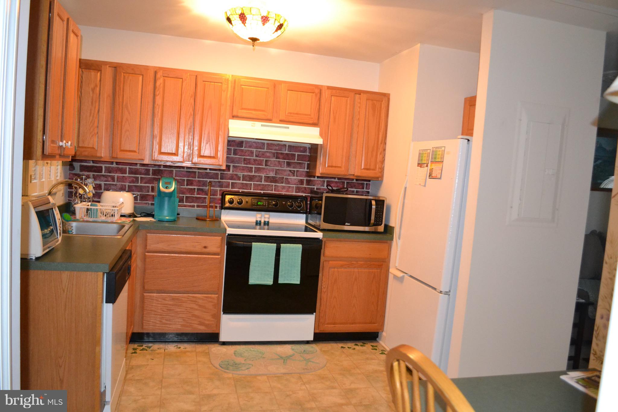27 East Village Road Newark, DE 19713 - Photo 5 of 11
