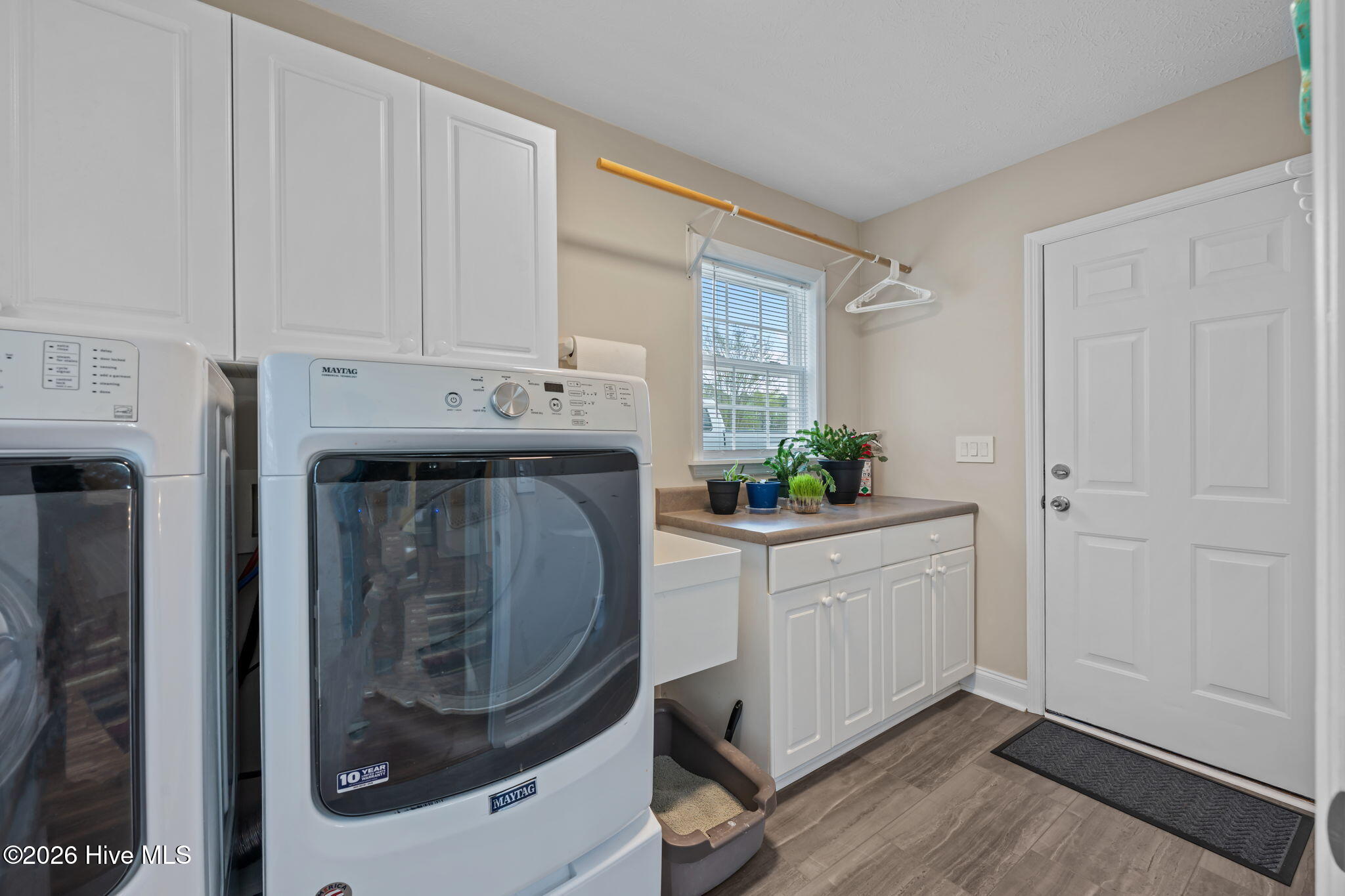 412 Neuchatel Road New Bern, NC 28562 - Photo 30 of 43 Laundry Room