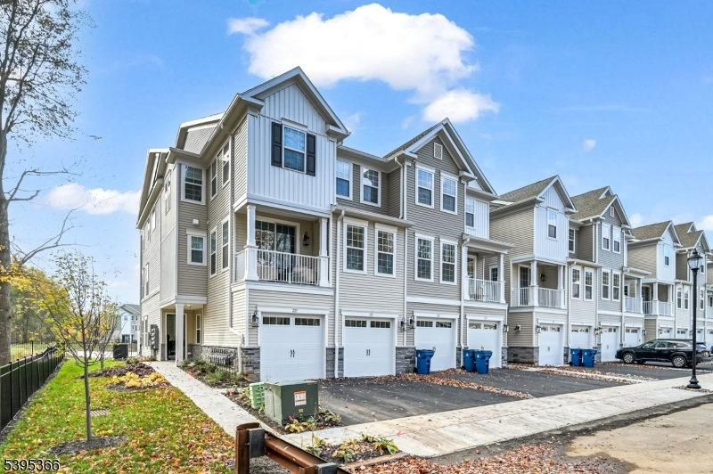 127 Myrtle Road Warren, NJ 07059 - Photo 1 of 27