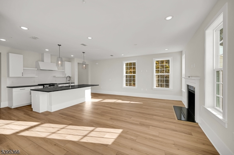 127 Myrtle Road Warren, NJ 07059 - Photo 11 of 27