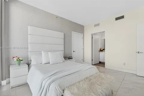$774,900 | 601 Northeast 36th Street, Unit 1101, Miami, FL 33137