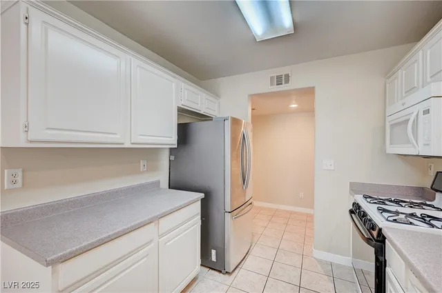 $1,700 | 10164 Tree Bark Street, Las Vegas, NV 89183