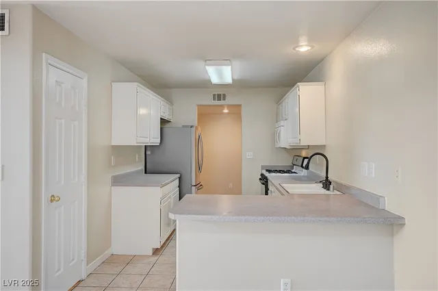 $1,700 | 10164 Tree Bark Street, Las Vegas, NV 89183