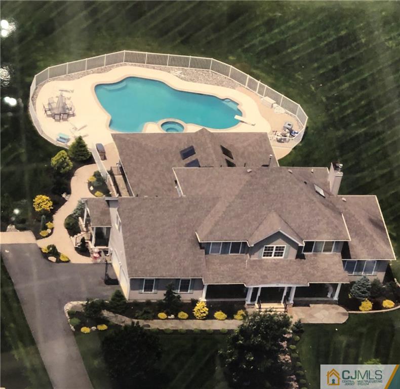 132 Pin Oak Road Freehold, NJ 07728 - Photo 4 of 21 Gallery Image 4
