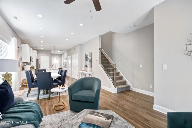 $377,400 | 231 Cline Way, Unit 105 1809 LIVE OAK, Beaufort, NC 28516