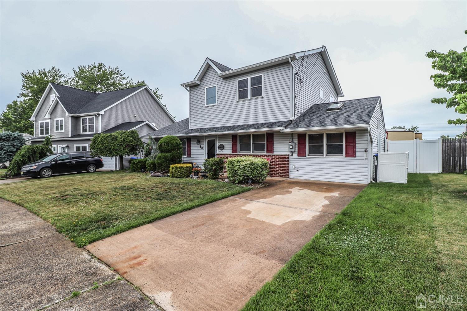 10 Matson Road Edison, NJ 08817 - Photo 3 of 40 front view of a house with a yard
