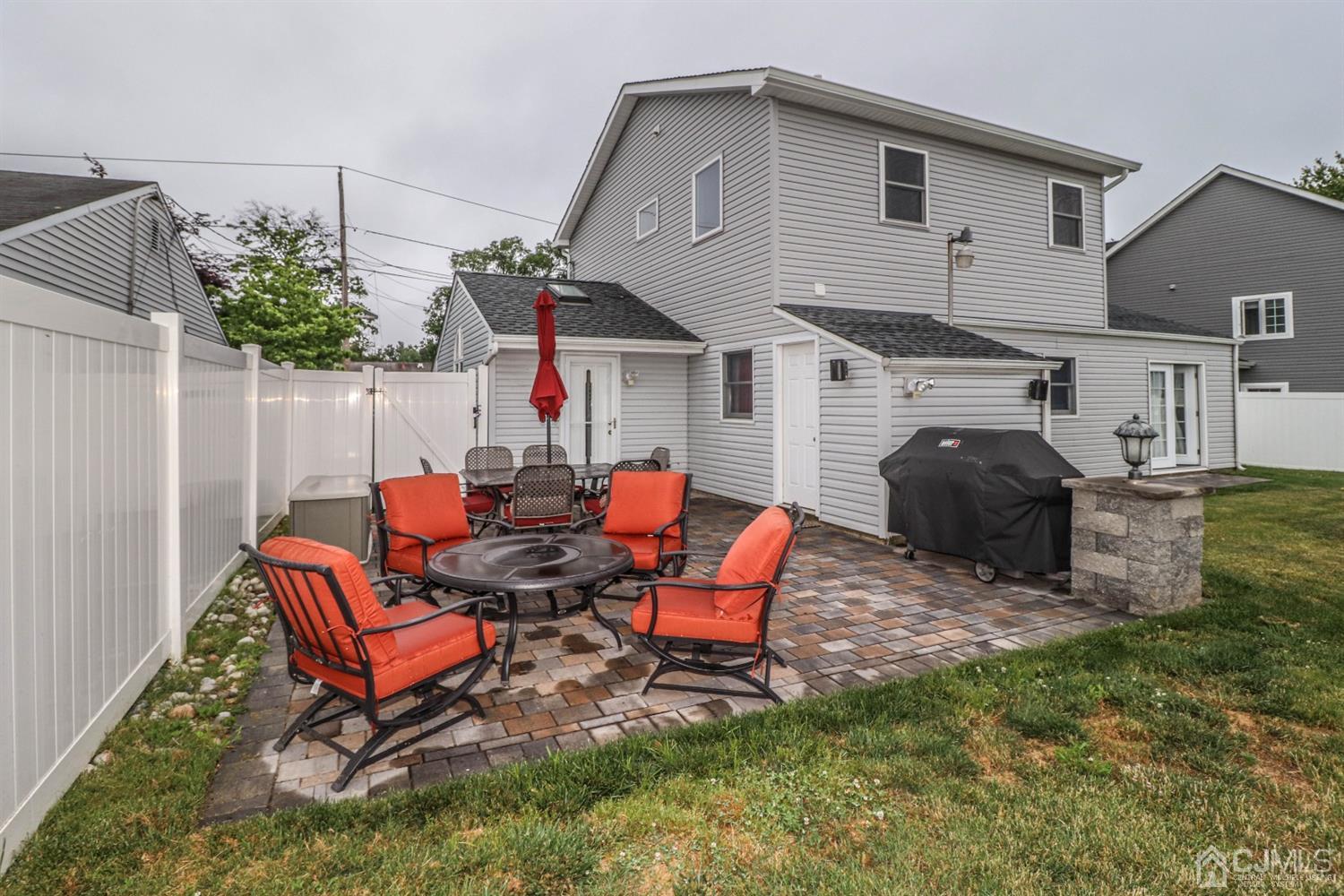 10 Matson Road Edison, NJ 08817 - Photo 36 of 40 a backyard of a house with seating space