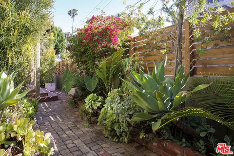 $1,950,000 | 3409 Winslow Drive, Los Angeles, CA 90026