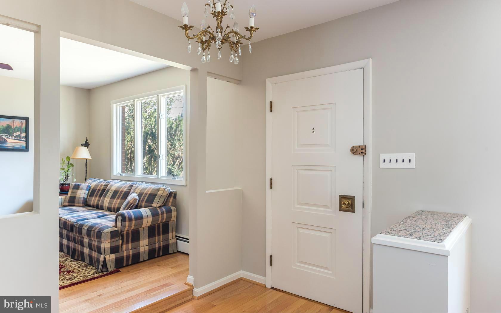 4034 Cadle Creek Road Edgewater, MD 21037 - Photo 4 of 29 Entry