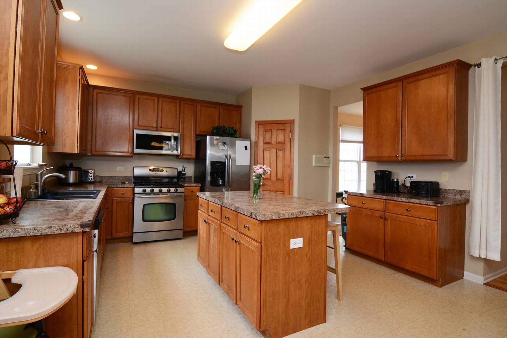 2105 Silverleaf Court Addison, IL 60101 - Photo 8 of 16