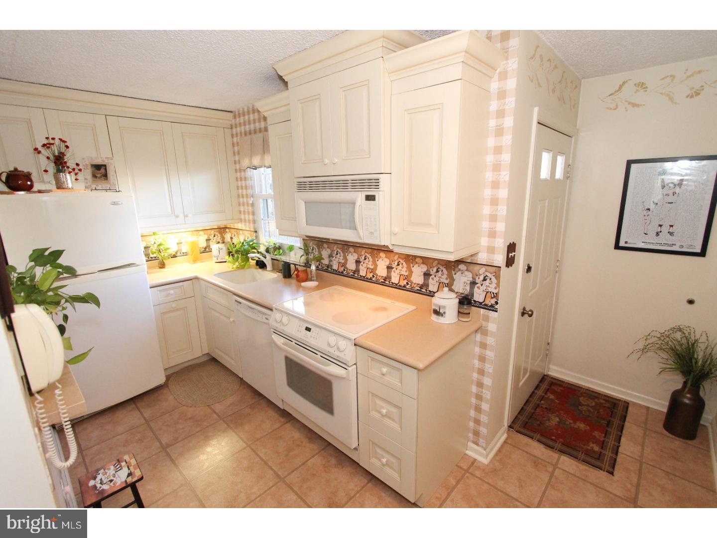 440 South State Street, Unit E4 Newtown, PA 18940 - Photo 15 of 17