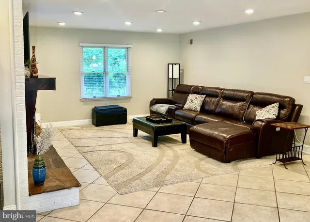 $6,800 | 1542 Crowell Road, Vienna, VA 22182